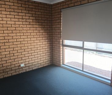 Neat 2 Bedroom Unit - Photo 3