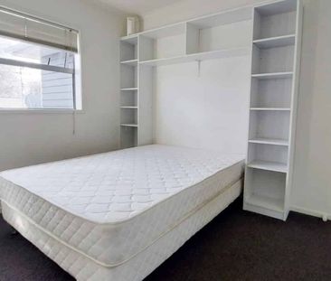 Furnished Studio Room in Hillcrest - Photo 2