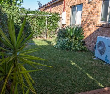 “EFFORTLESS LIVING LOCATED IN THE HEART OF BAULKHAM HILLS” - Photo 6