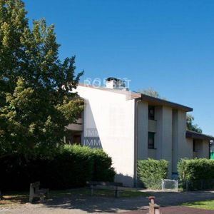 Appartement de 4 pièces au rez en campagne Genevoise se composant de la manière suivante : - Foto 2