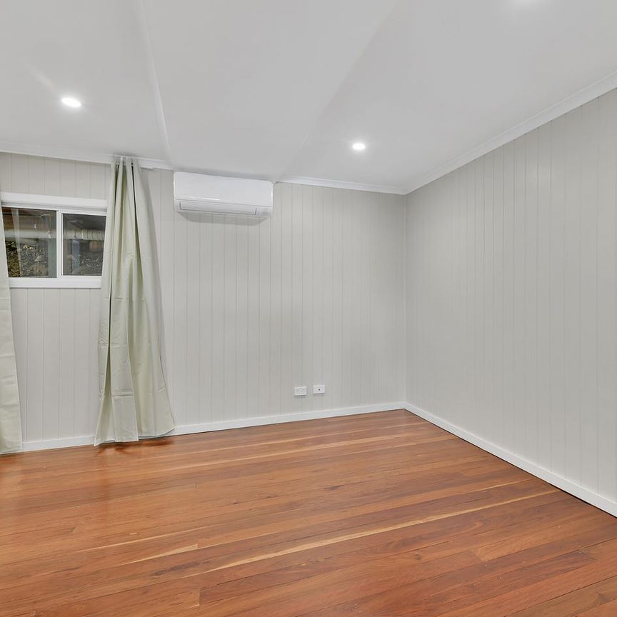 Fully Renovated: 250m from Ipswich Hospital + Undercover Parking + Water & Gardening Included - Photo 1