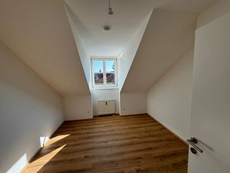 Frisch sanierte Dachgeschosswohnung mit 3 Zimmern im Südwesten von Graz - Photo 2