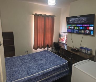 Room in a Shared House, George Elliot Road, CV1 - Photo 1