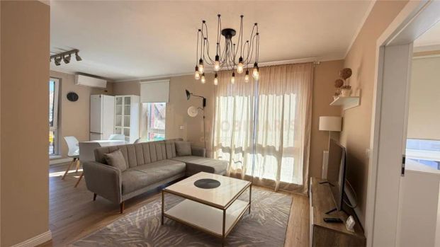 Apartament cu 3 camere, de inchiriat, zona Centrul Vechi - Photo 1