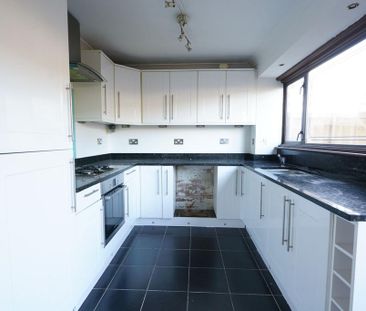 3 bedroom terraced house to rent - Photo 6