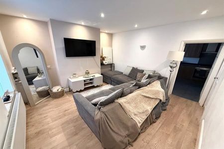 2 Bedroom Terraced To Let - Photo 2