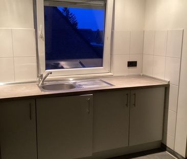 zentrales 1-Zimmer Apartment mit Einbauküche - Photo 2