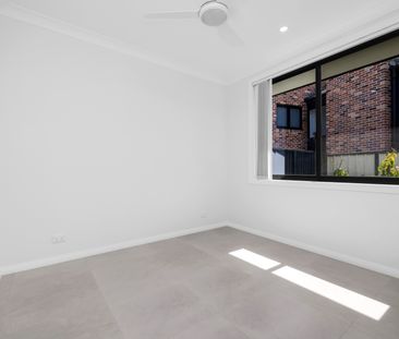 2a Orinoco Close, Seven Hills NSW 2147 - House For Rent | Domain - Photo 2