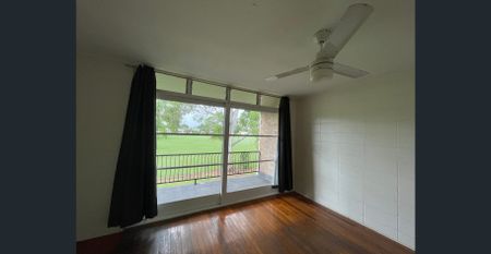 2 BEDROOM SPLIT LEVEL WITH AIR CONDITIONER - Photo 4