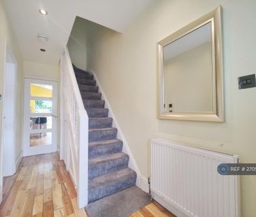 3 bedroom semi-detached house to rent - Photo 5