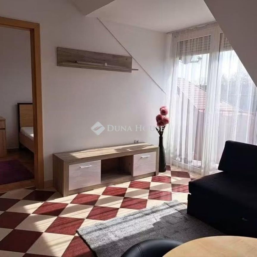 Kiadó újszerű állapotú lakás - Pécs - Photo 1
