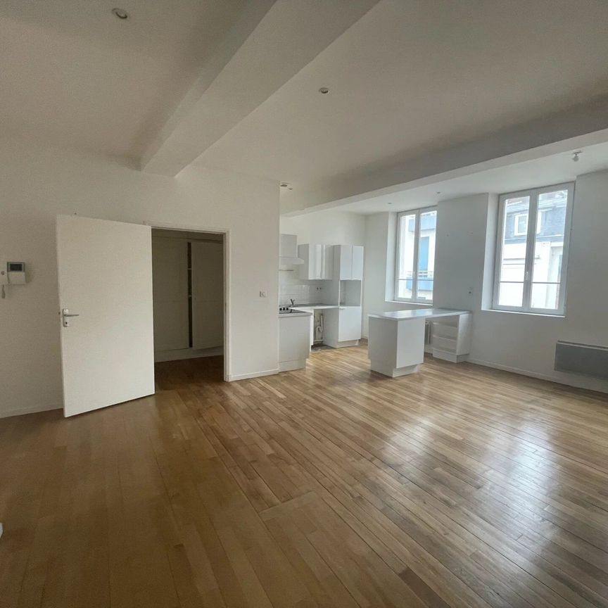 Location Appartement 4 pièces 91 m2 à Saint-Quentin - Photo 1