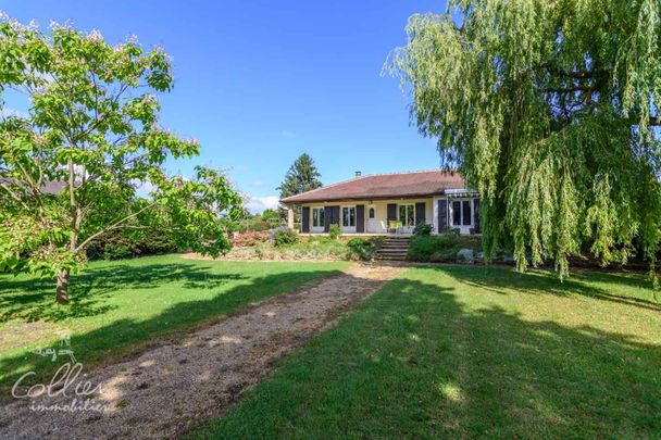 MAISON T6 à CHAMPFORGEUIL - Photo 1