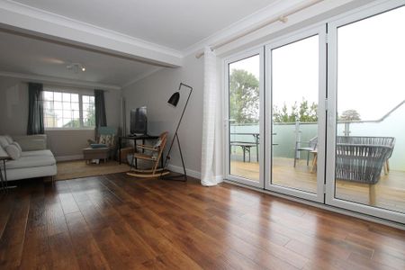 4 bedroom detached house to rent - Photo 3