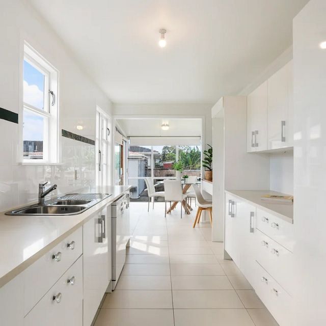 Charming standalone 3BR Onehunga Haven w/ Deck - Photo 1