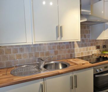 2 bedroom House to rent - Photo 4