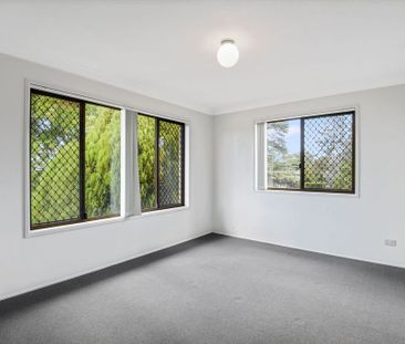 Spacious 2-Storey, 2-Bedroom Brick Unit – Comfort & Convenience! - Photo 2