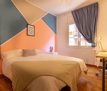 Carrer d'Amigó, Barcelona, Catalonia 08021 - Photo 2