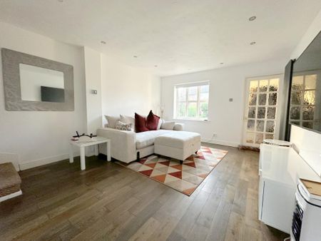 Terraced House - Photo 2