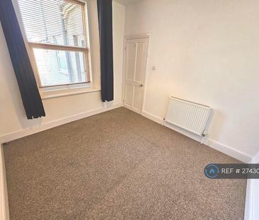 1 bedroom in a flat share to rent - Photo 1