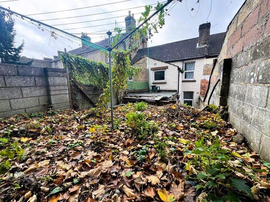 4 bedroom terraced house to rent - Photo 1