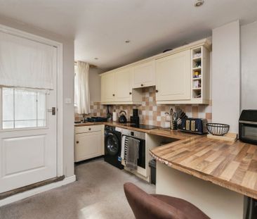 West Street, Axminster - Photo 2