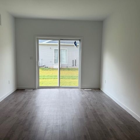 For Lease - 32 Waterleaf Trail, Welland, Ontario - Photo 1