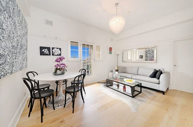 Spacious 2-Bedroom Apartment in Prime Darlinghurst Location - Photo 1