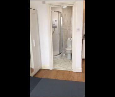 Studio Flat, Northbrook, IG1 - Photo 1