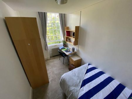 1 bedroom in a house share to rent - Photo 3