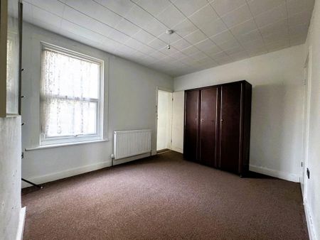 4 bedroom terraced house to rent - Photo 3