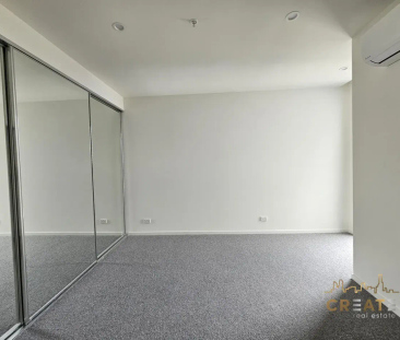 MODERN APARTMENT IN THE HEART OF SUNSHINE - Photo 3