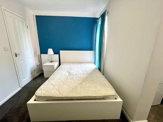 1 bedroom in a house share to rent - Photo 1