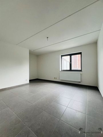 Appartement op de 1ste v met 2 slpkmrs & ruim terras - Photo 4