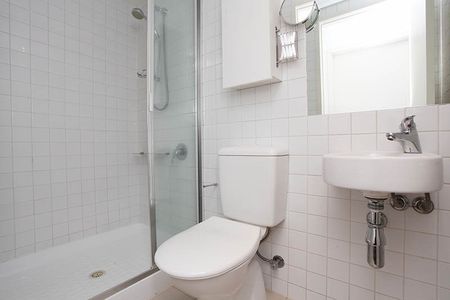 202/383 Burwood Road, Hawthorn VIC 3122 - Photo 4