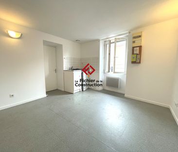 Location Appartement 2 pièces 24m² ST MARTIN D HERES 38400 - Photo 1