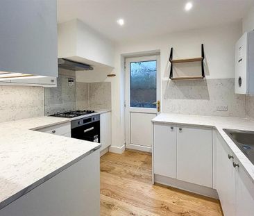 3 bedroom end of terrace house to rent - Photo 6