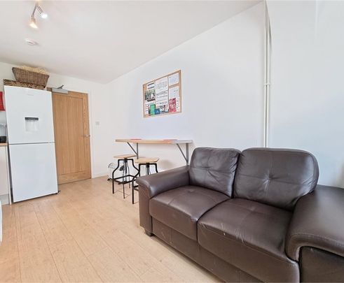 Room 2, 19 Radegund Road, Cambridge - Photo 1
