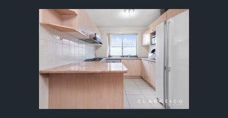 GREAT LOCATION FAMILY HOME! - Photo 4