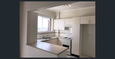 Sunny 2 bed Beachside Apartment - Photo 5