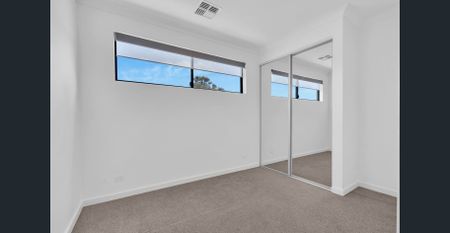 Elite Townhouse living !!! - Photo 4