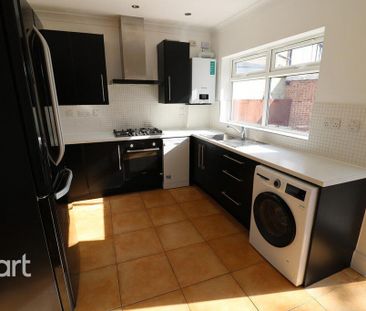 4 bedroom terraced house to rent - Photo 4
