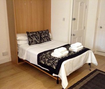 Studio to rent on Fulham Palace Road, Hammersmith, London W6 - All ... - Photo 2
