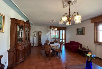 Porzione di bifamiliare in affitto