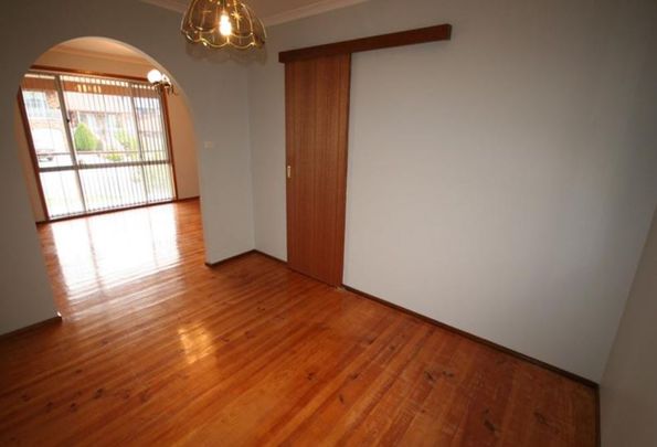 37 Sassafras Cres, Karabar NSW 2620 - House For Rent | Domain - Photo 1