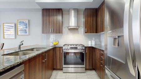 For Lease - 305 Clay stones Street, Newmarket, Ontario - Photo 3