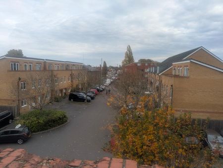 2 bedroom flat to rent - Photo 3