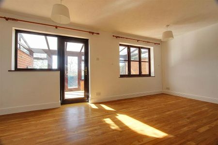 3 bedroom terraced house to rent - Photo 2