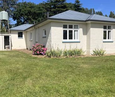 3 Bedroom Farmhouse - Photo 4