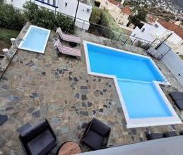 Βίλα για ενοικίαση - Καλύβια Θορικού, - Photo 1